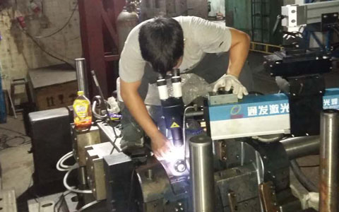 环球(中国)官方网站-登录入口模具激光焊机修复模具现场