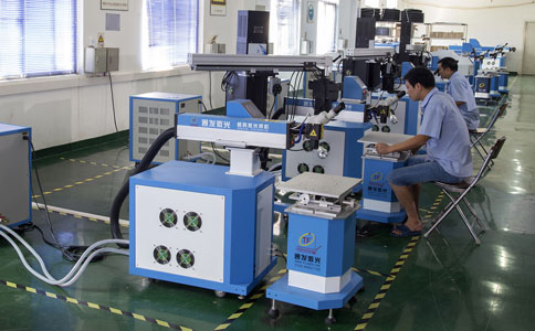 环球(中国)官方网站-登录入口吊臂式模具激光焊机品质检控现场