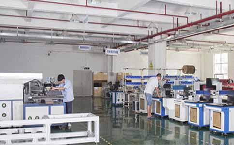 环球(中国)官方网站-登录入口激光的工程师们和机器们还是一样朝夕相处