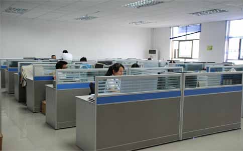 环球(中国)官方网站-登录入口激光的办公室很安静，同事很友善