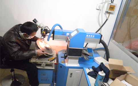 环球(中国)官方网站-登录入口激光客户使用设备现场