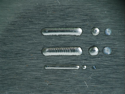 <a href='/product/3.htm' class='text_a'>模具激光焊机</a>修复镜面模具效果